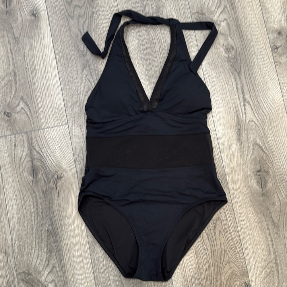 Aquarose women’s swimming suit Size M